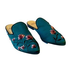 AMANDA GREGORY woman’s flat mules in teal with embroidered flowers, 38, NWOT